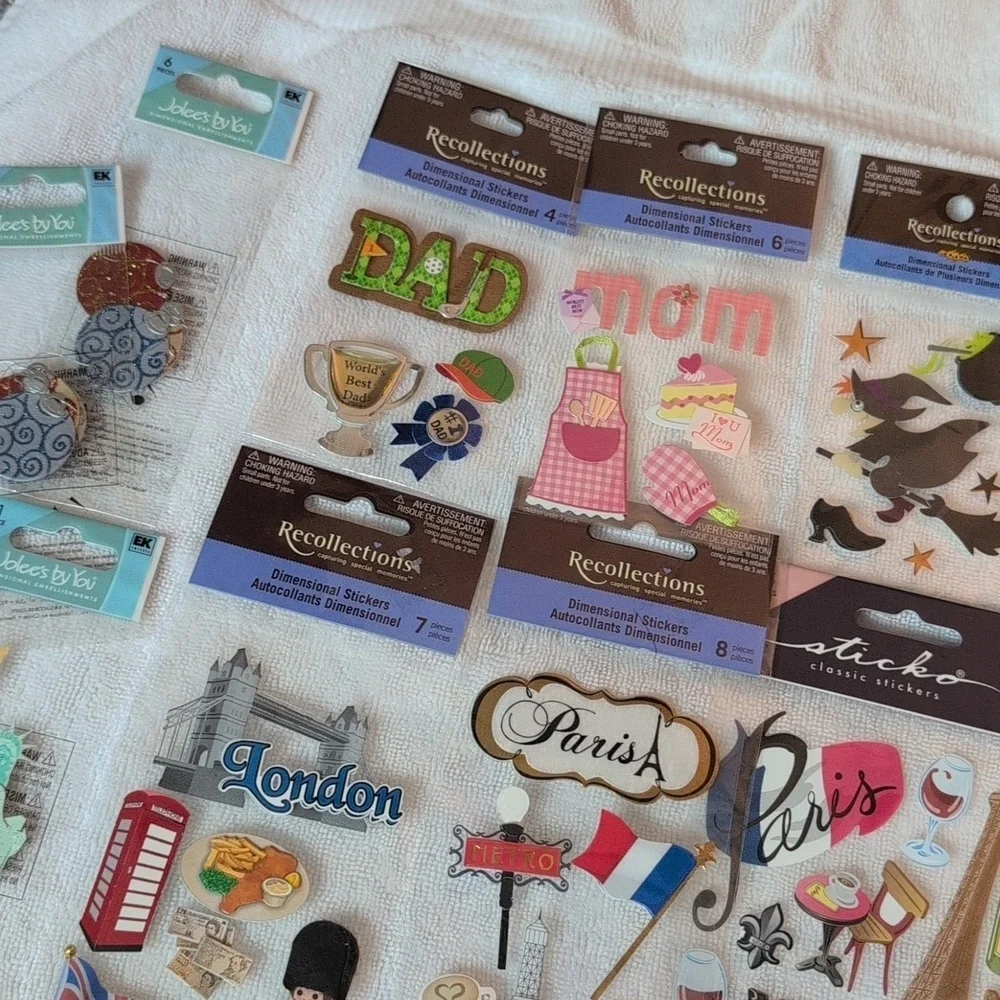 Scrapbooking Lot #5 - Picture 4 of 5